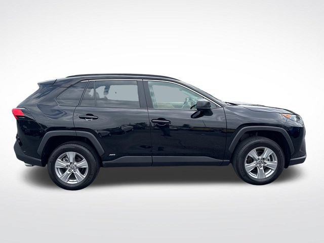Used 2022 Toyota RAV4 LE AWD/4WD image 6