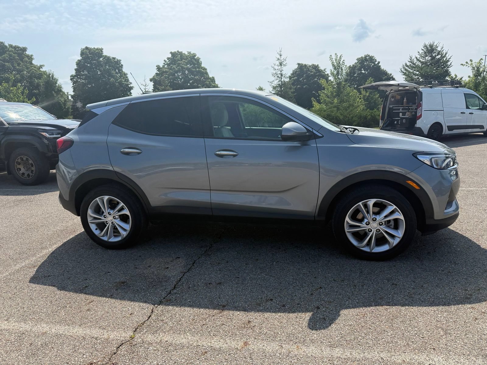 Used 2023 Buick Encore GX Preferred w/ Cold Weather Comfort Package FWD image 4