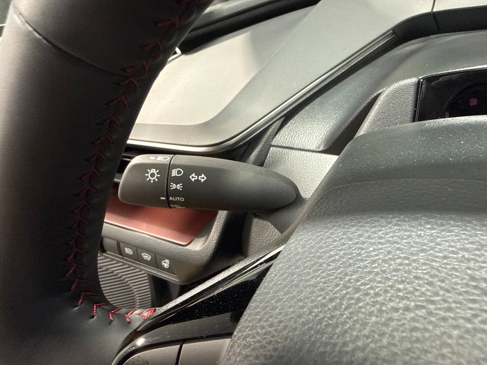 New 2025 Toyota Prius Plug-In Hybrid w/ Limited Premium Package FWD image 35