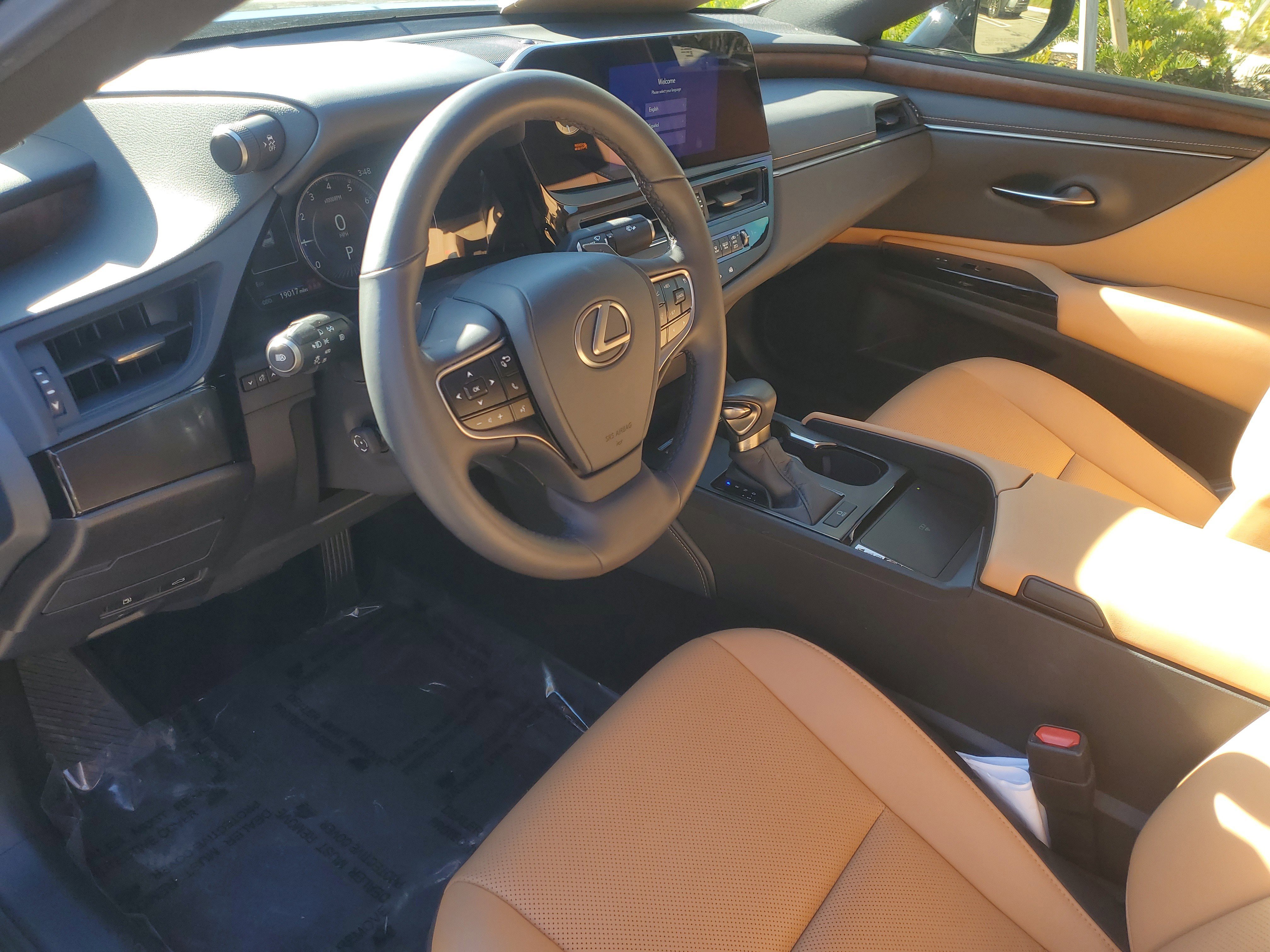 Used 2024 Lexus ES 350 w/ Premium Package image 15