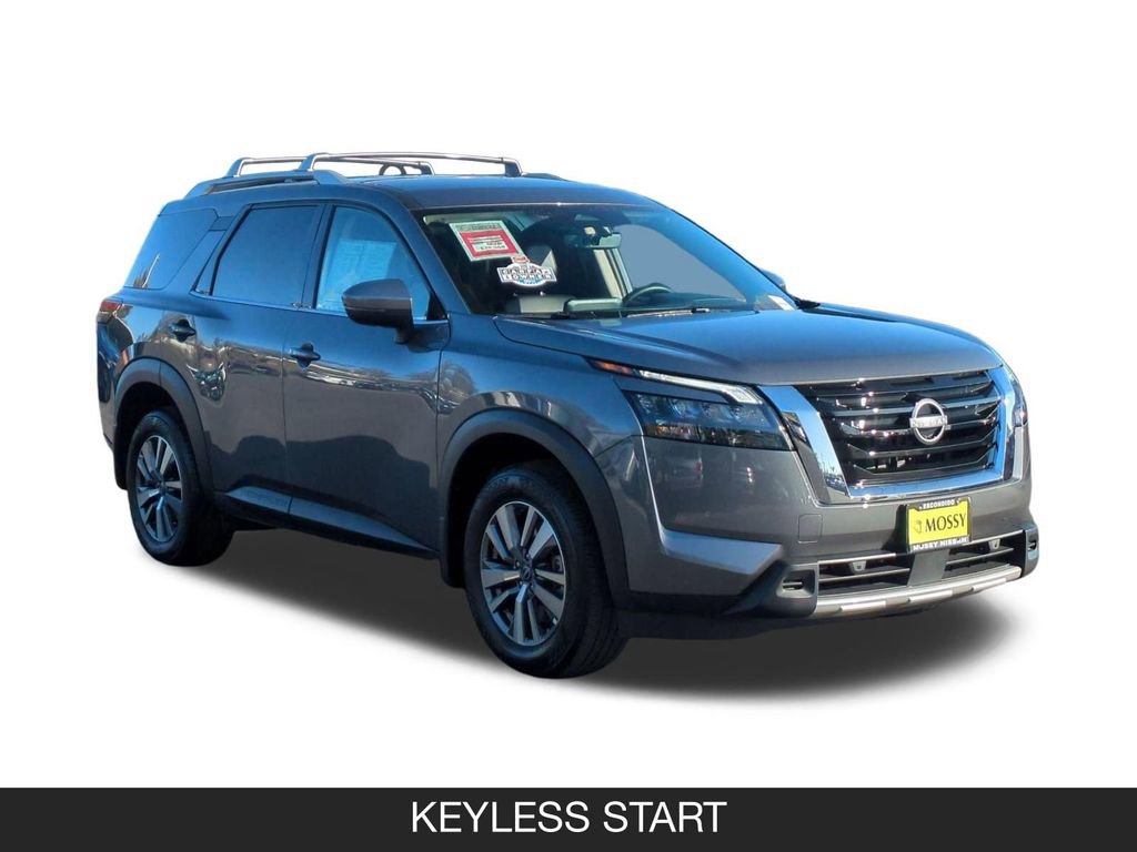 Certified 2025 Nissan Pathfinder SL AWD/4WD image 2