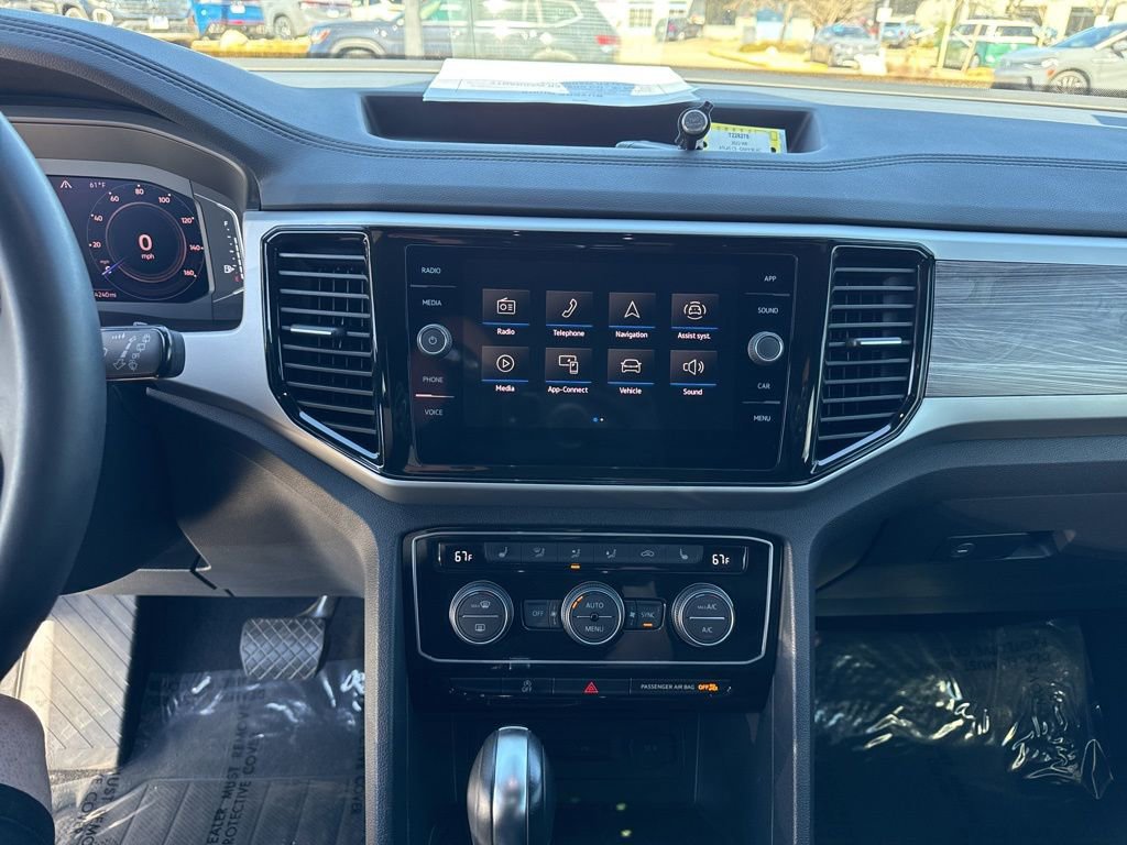 Certified 2022 Volkswagen Atlas Cross Sport SE image 18