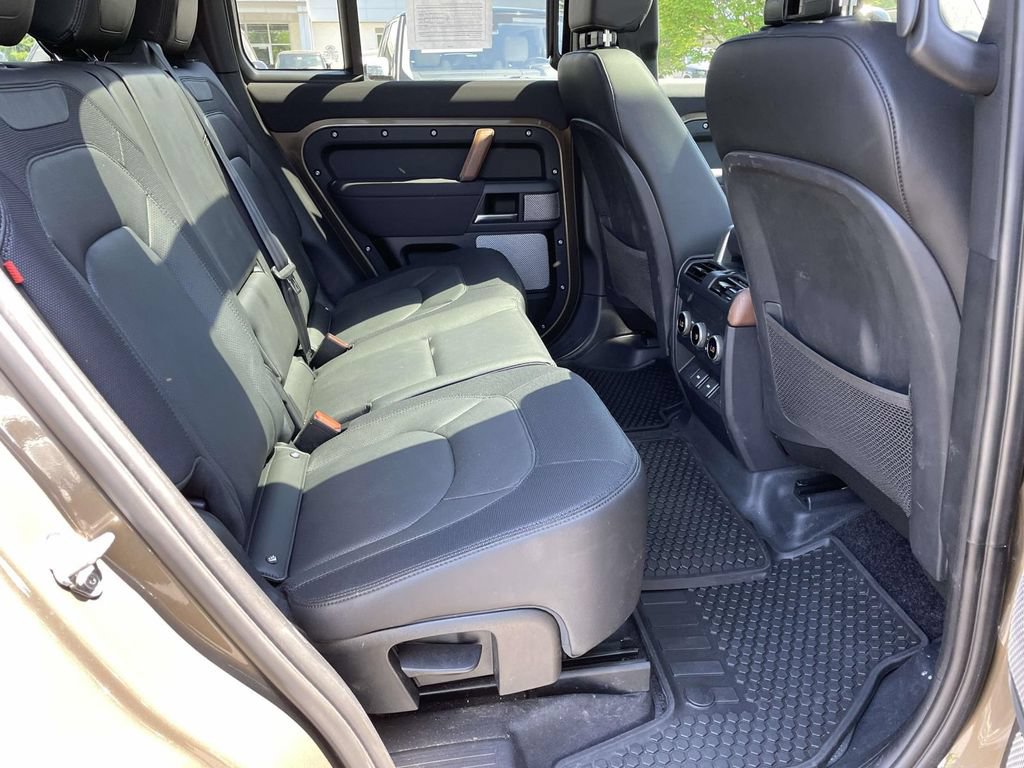Certified 2023 Land Rover Defender 130 X-Dynamic SE AWD/4WD image 20