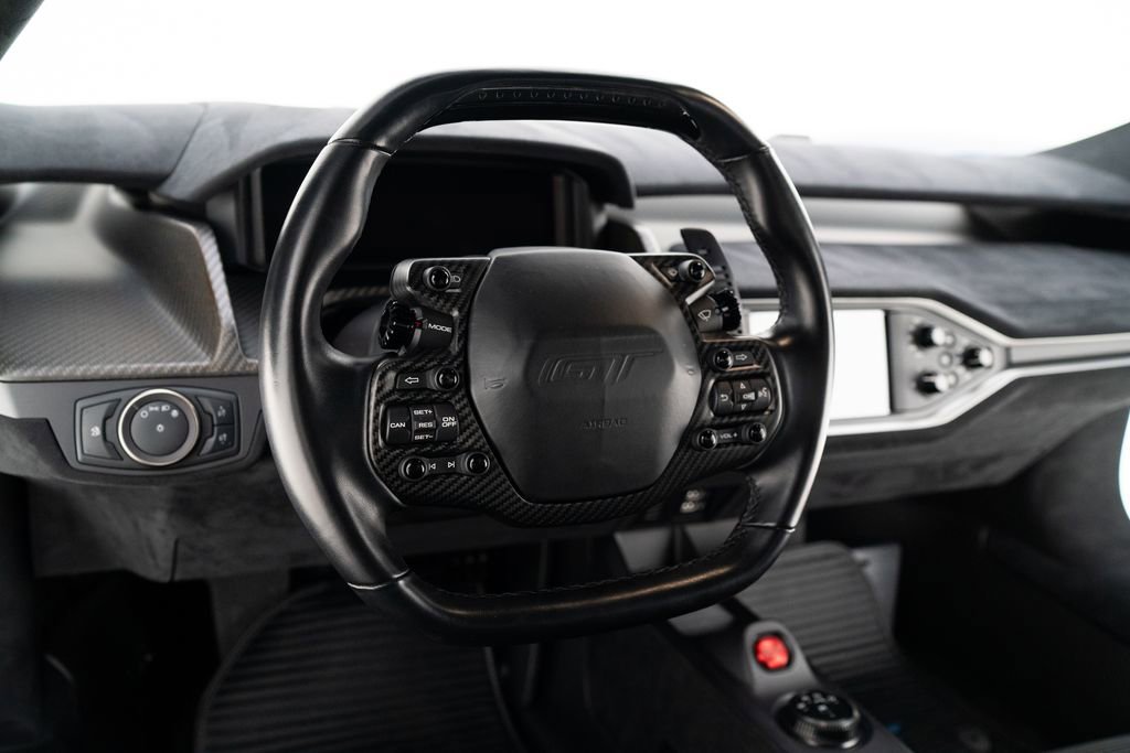 Used 2019 Ford GT RWD image 14