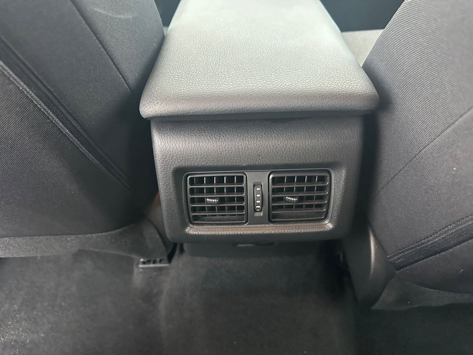 Used 2025 Toyota Camry LE image 23