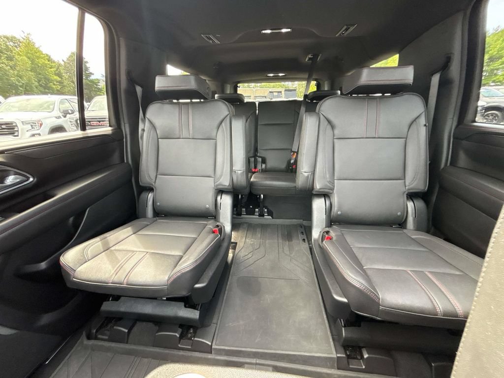 Used 2023 Chevrolet Suburban RST w/ Sport Performance Package AWD/4WD image 11