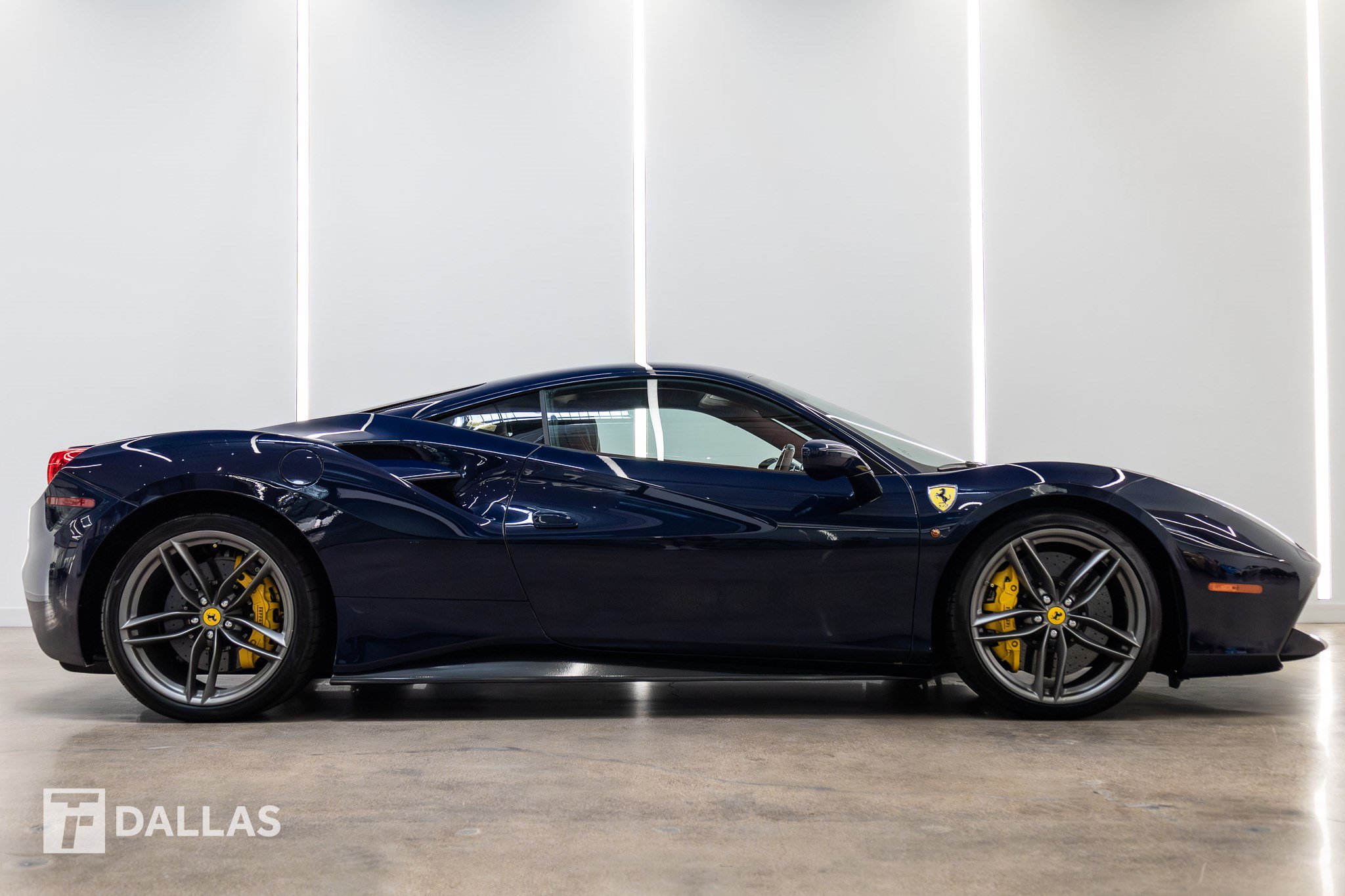 Used 2017 Ferrari 488 GTB RWD image 20