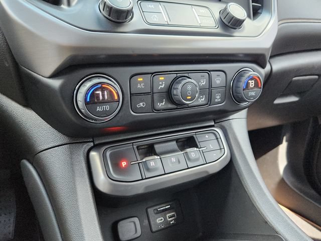Used 2023 GMC Acadia AT4 w/ Technology Package AWD/4WD image 17