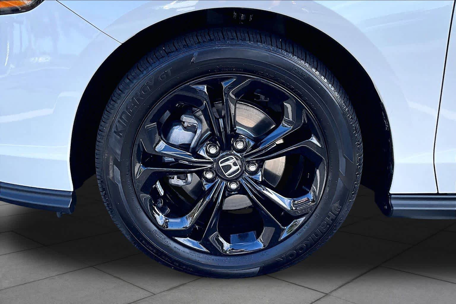 Used 2025 Honda Accord SE image 11