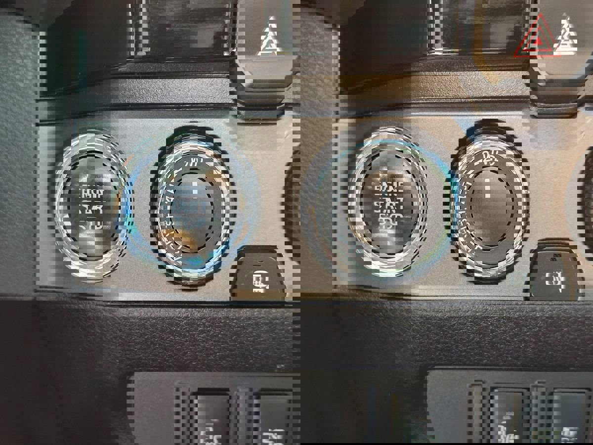 Used 2016 Toyota Tacoma TRD Sport w/ Premium & Technology Package image 38