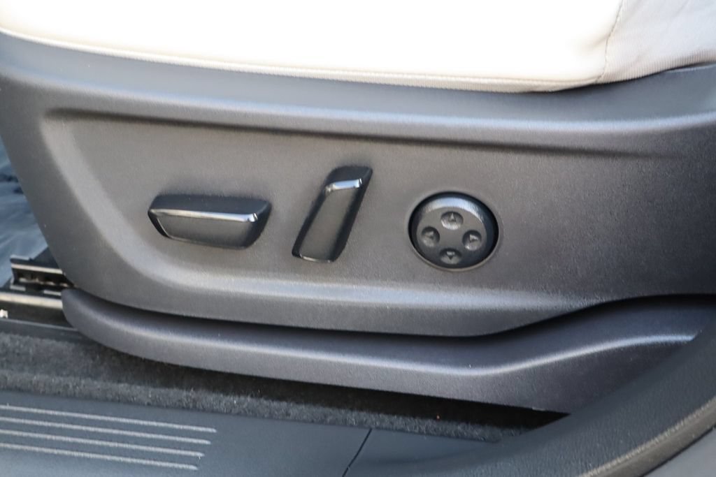 Used 2023 Nissan Ariya FWD image 19
