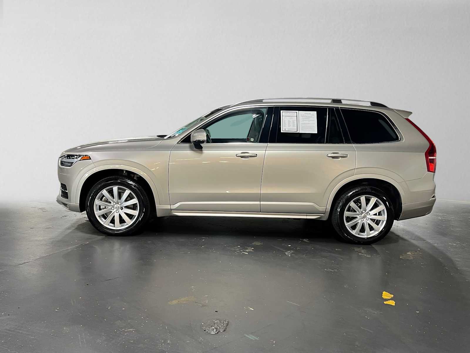 Used 2016 Volvo XC90 T6 Momentum w/ Momentum Plus Package AWD/4WD image 6