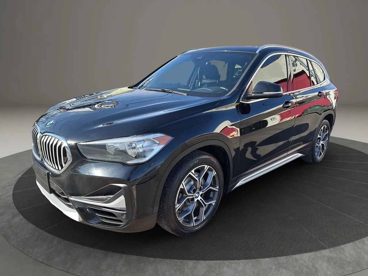 Used 2020 BMW X1 xDrive28i w/ Convenience Package image 1