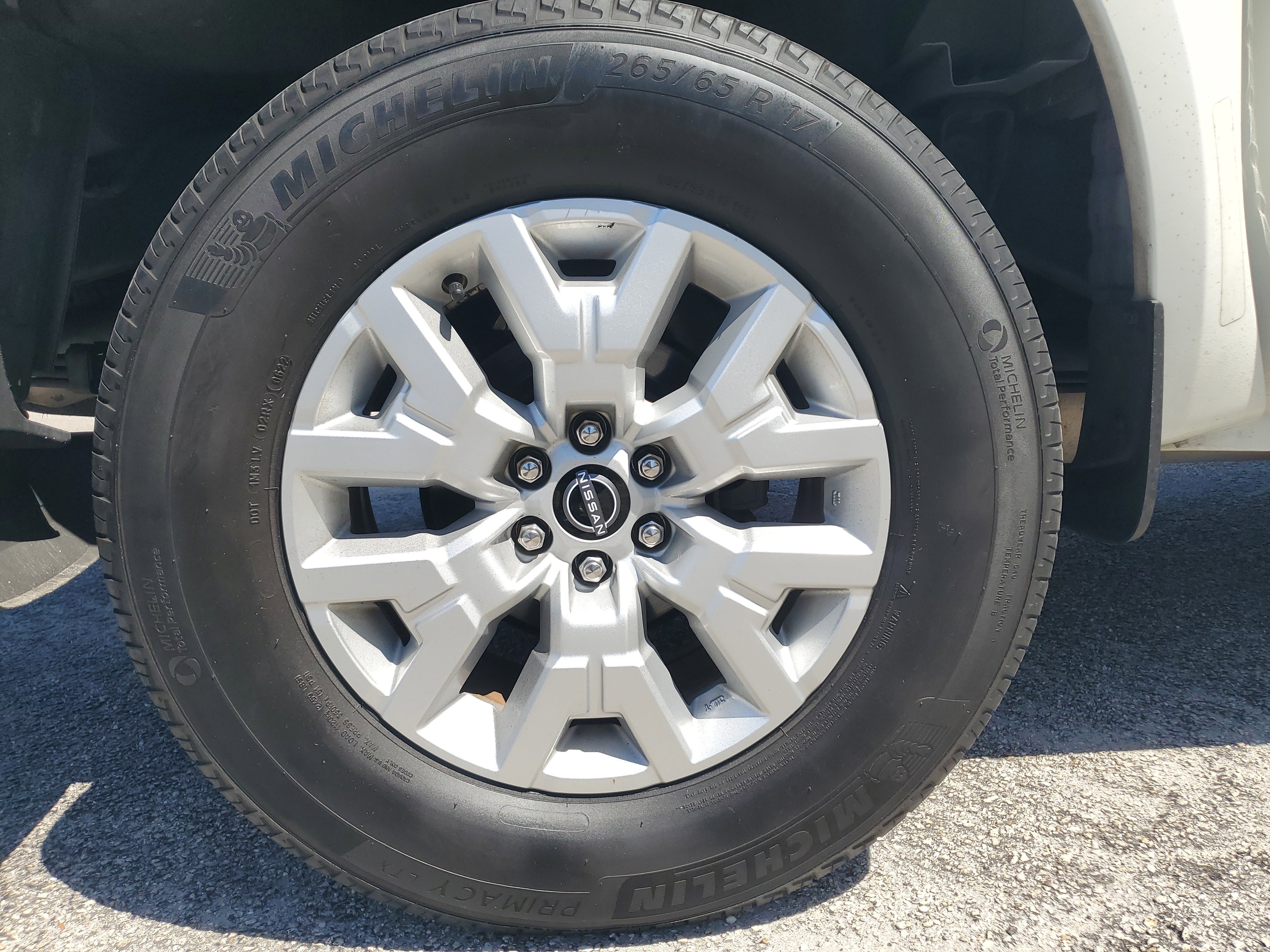 Used 2022 Nissan Frontier SV w/ Technology Package image 7
