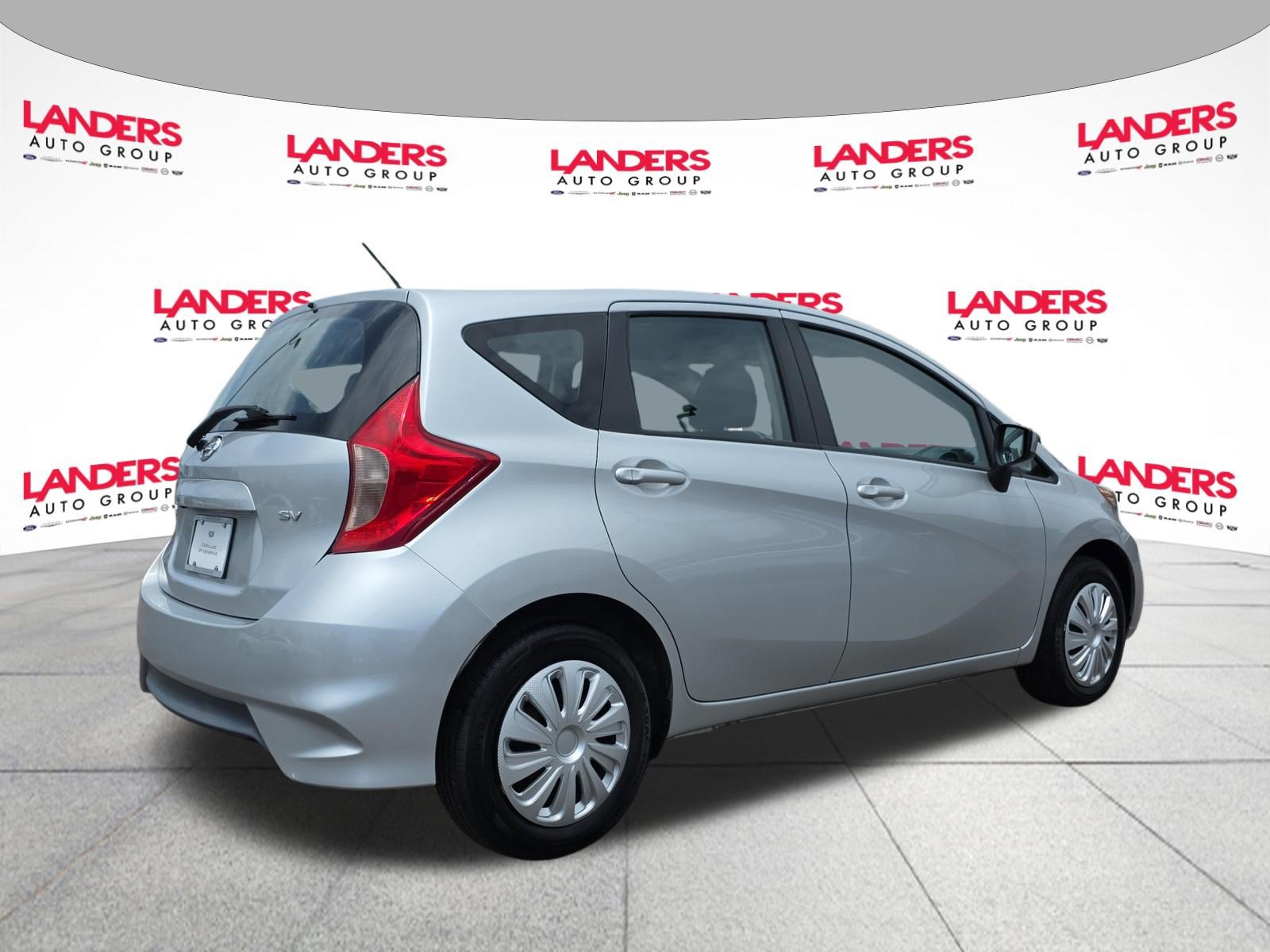 Used 2019 Nissan Versa Note SV FWD image 3