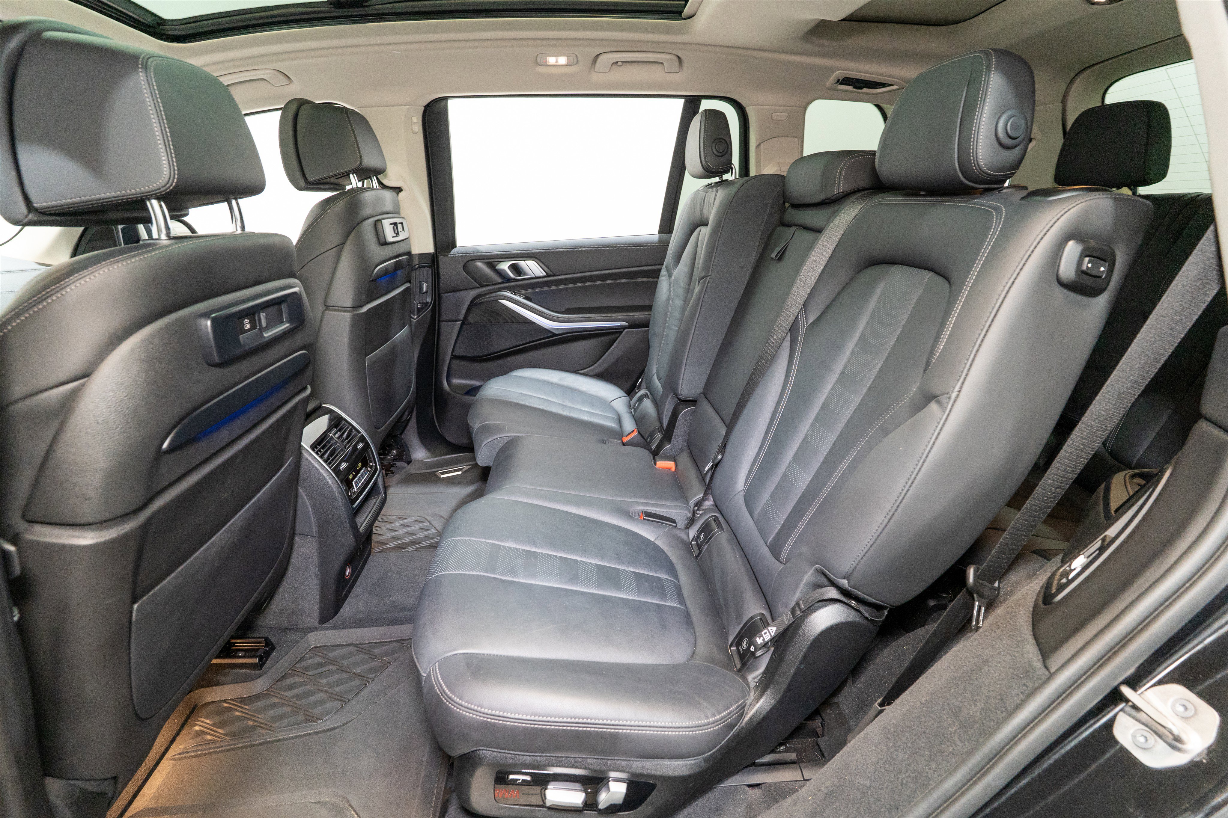 Used 2022 BMW X7 xDrive40i w/ Premium Package image 33