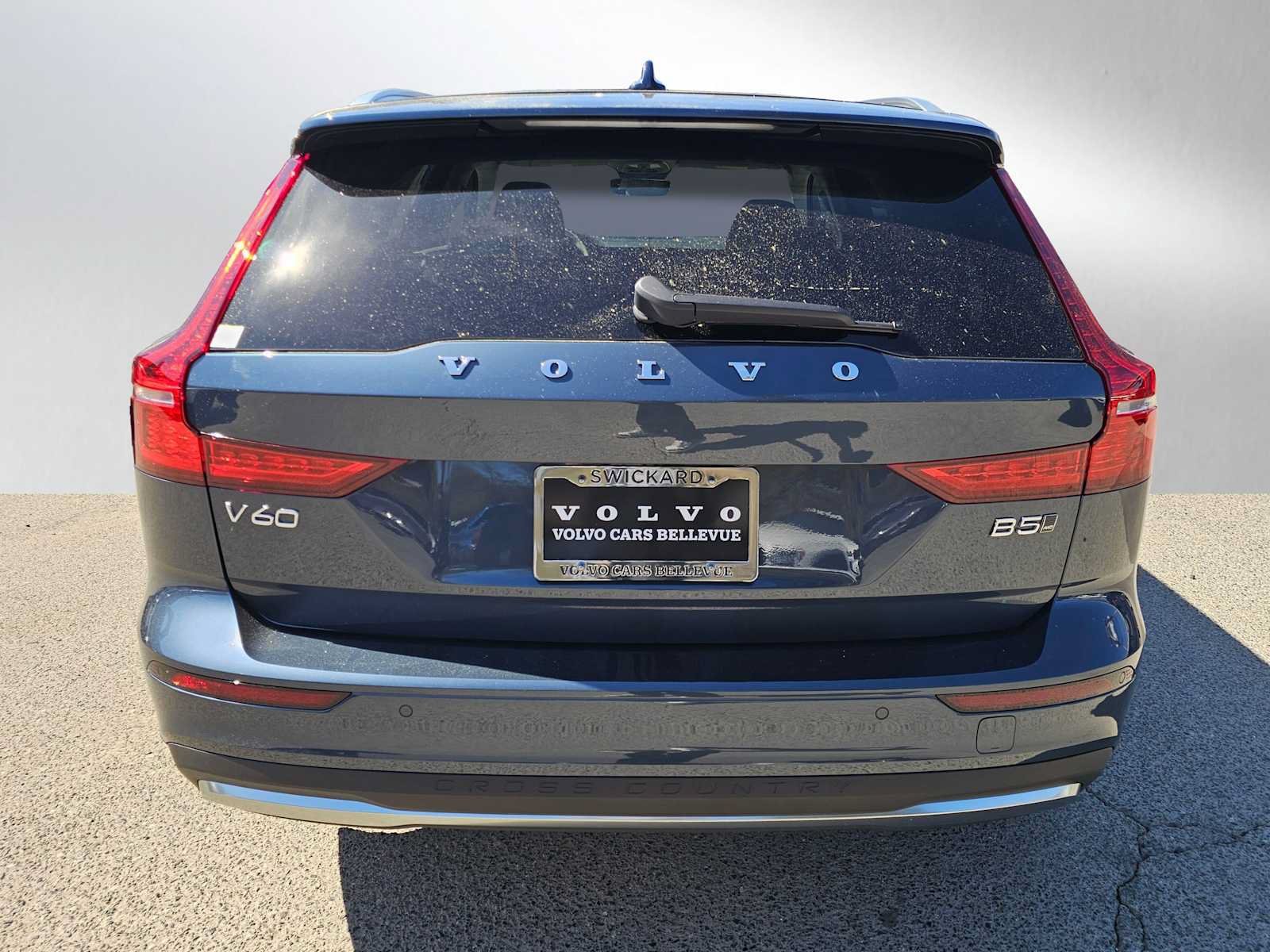 New 2026 Volvo V60 B5 Cross Country Ultra w/ Climate Package AWD/4WD image 4