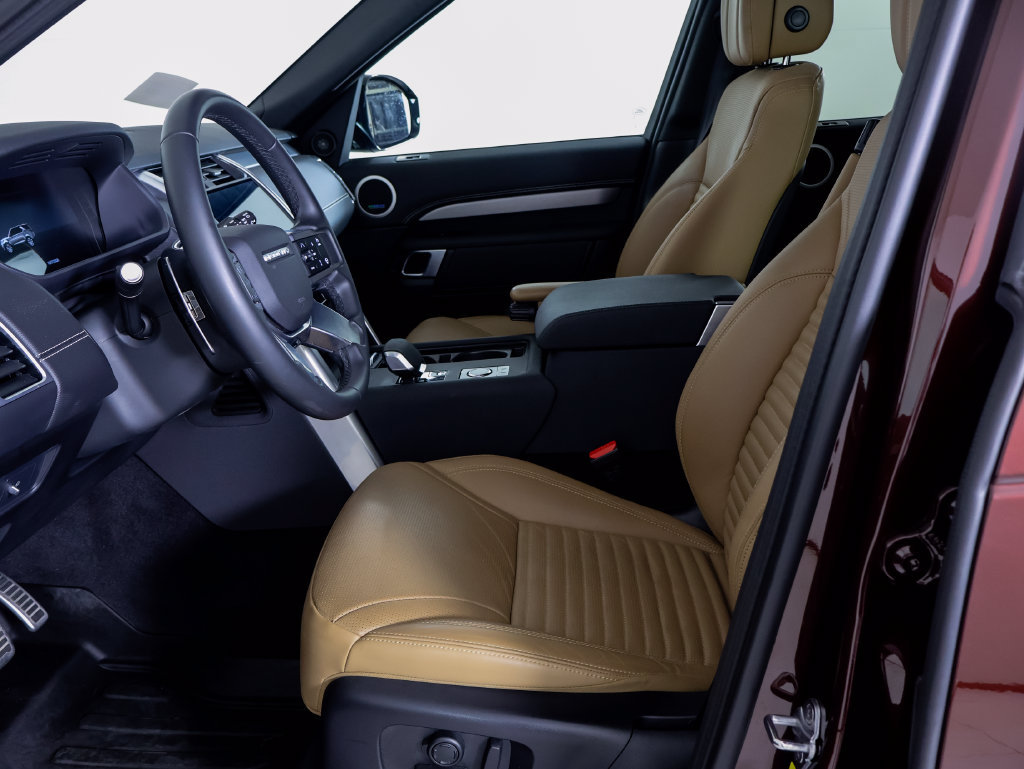 Used 2026 Land Rover Discovery Limited Edition AWD/4WD image 5