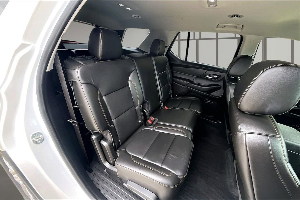 Used 2020 Chevrolet Traverse LT w/ LPO, Blackout Package AWD/4WD image 26