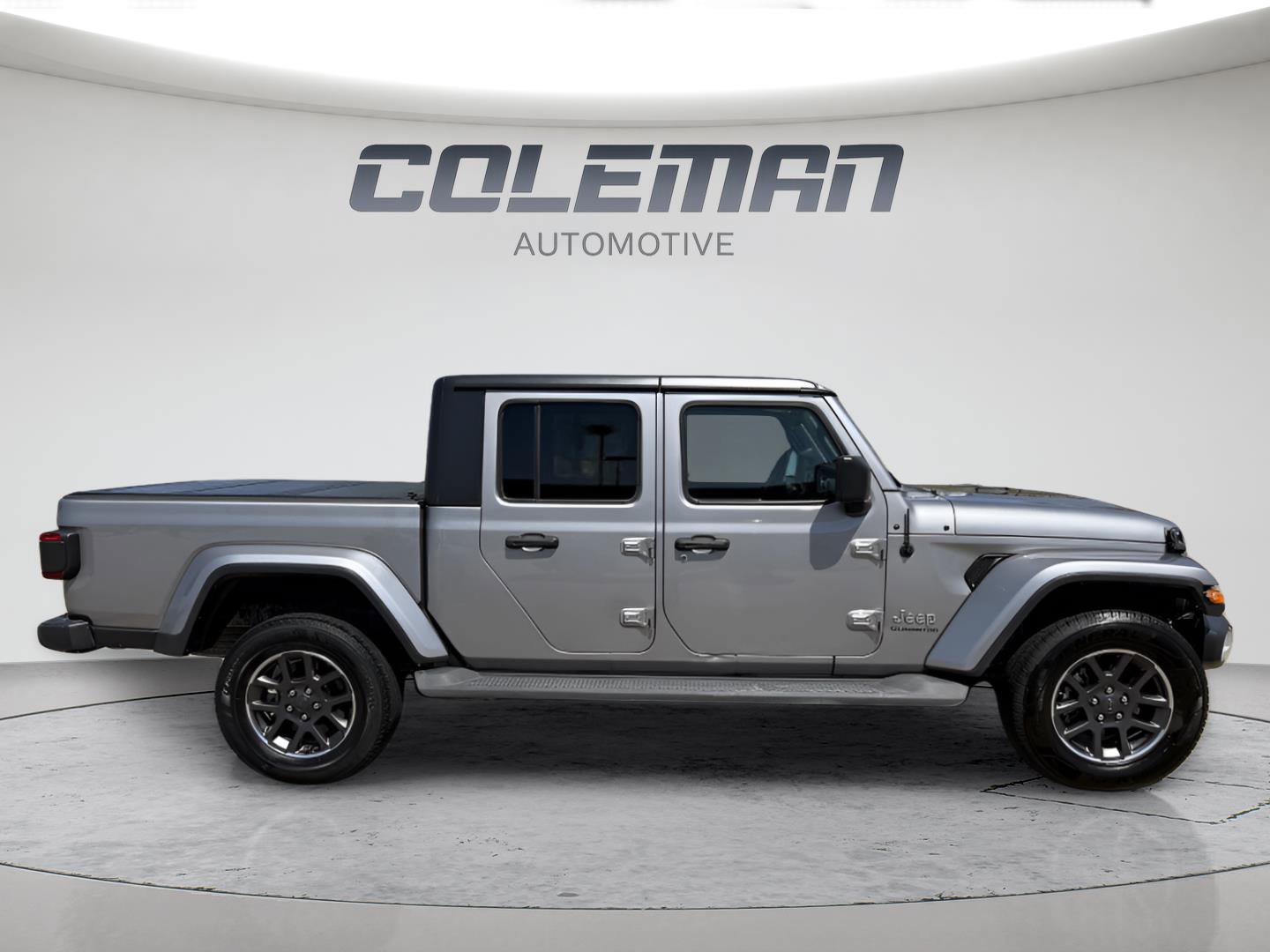 Used 2020 Jeep Gladiator Overland image 9