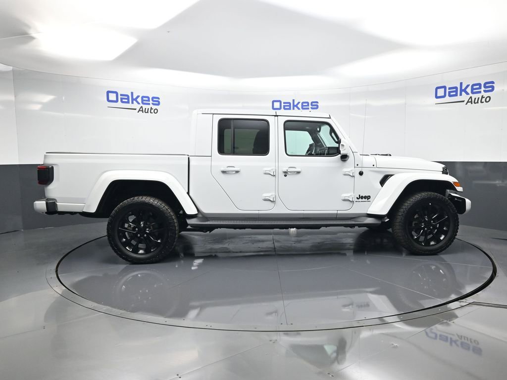 Used 2023 Jeep Gladiator Overland image 9