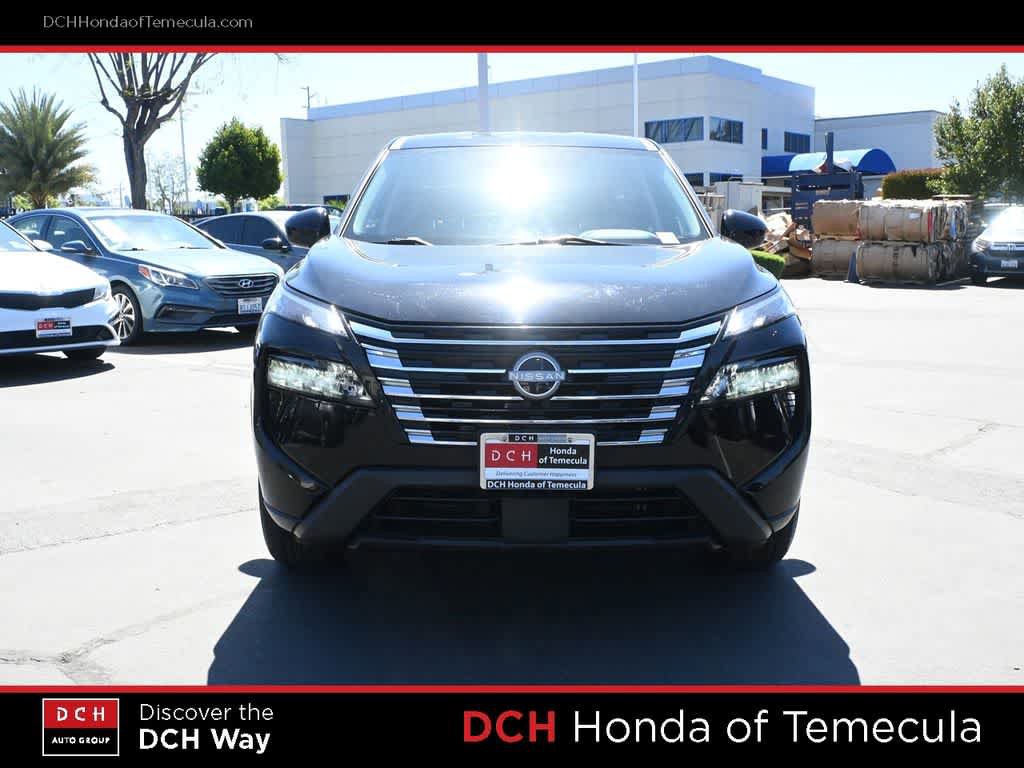 Used 2024 Nissan Rogue SV FWD image 2