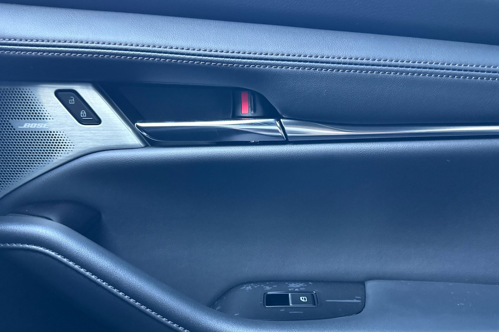 New 2026 MAZDA MAZDA3 Hatchback w/Premium Plus Pkg image 19