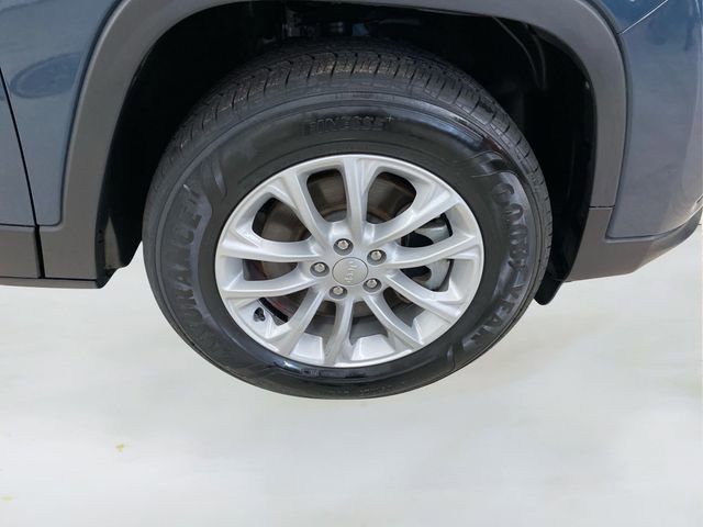 Used 2021 Jeep Cherokee Latitude w/ Mopar Interior Package image 15