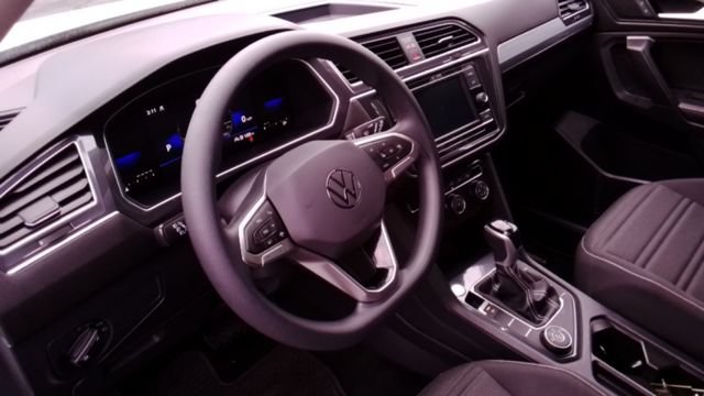 Used 2023 Volkswagen Tiguan S AWD/4WD image 10