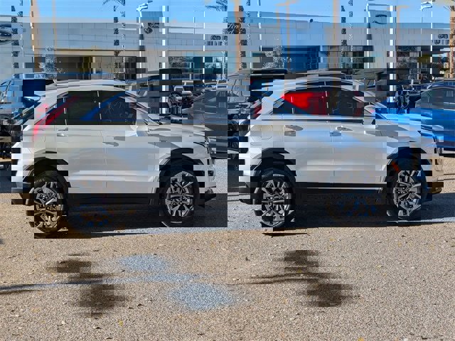 Used 2024 Cadillac XT4 Premium Luxury image 7