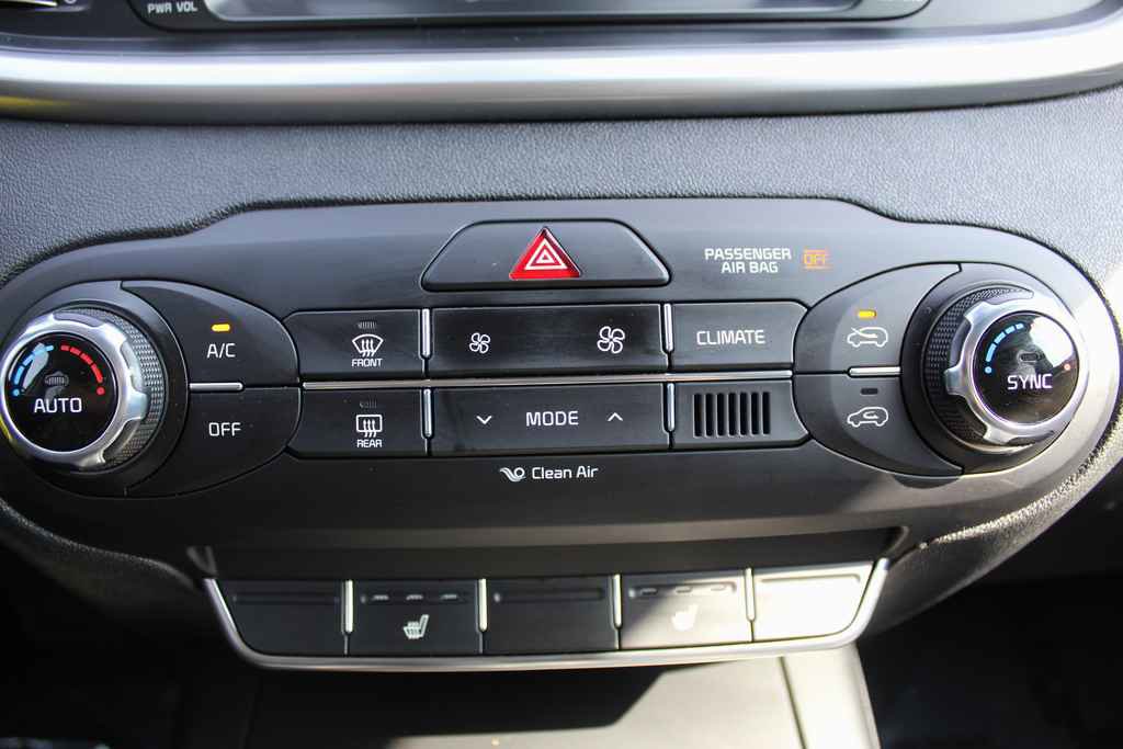 Used 2018 Kia Sorento LX image 20
