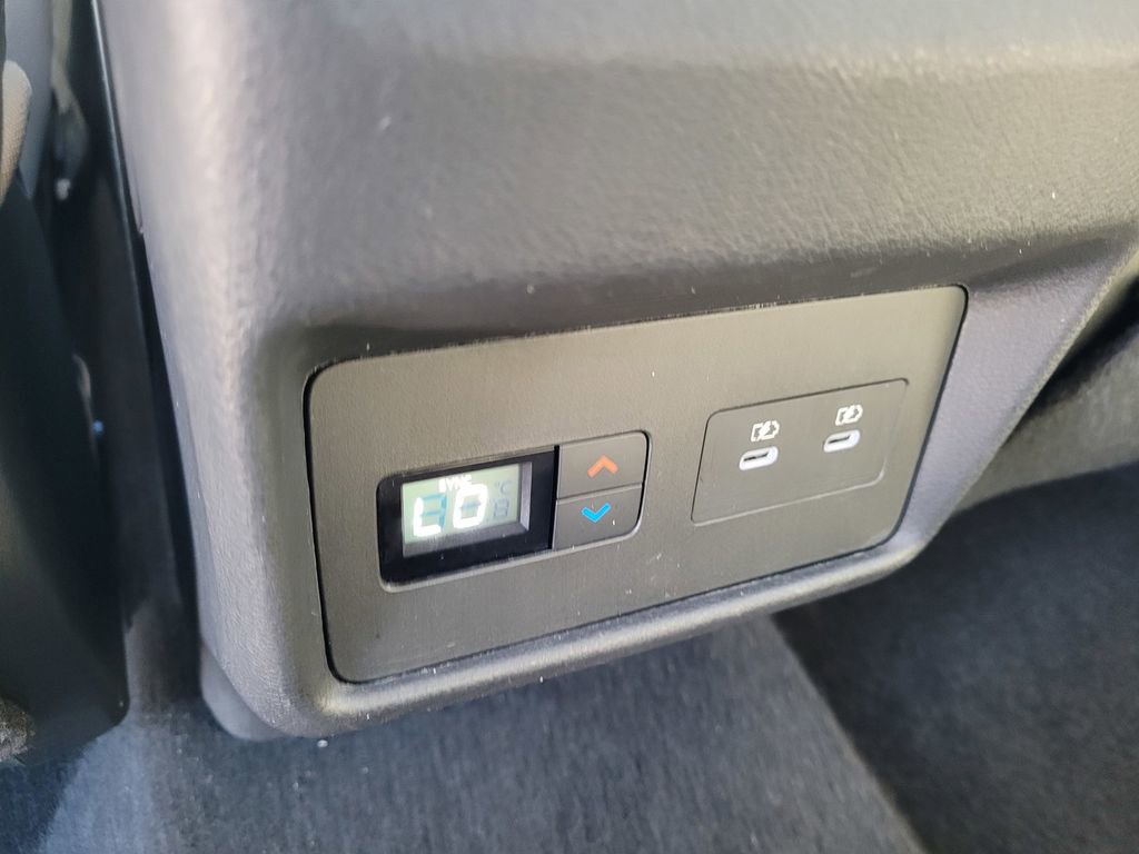 Used 2024 Nissan Rogue SL w/ SL Premium Package image 9