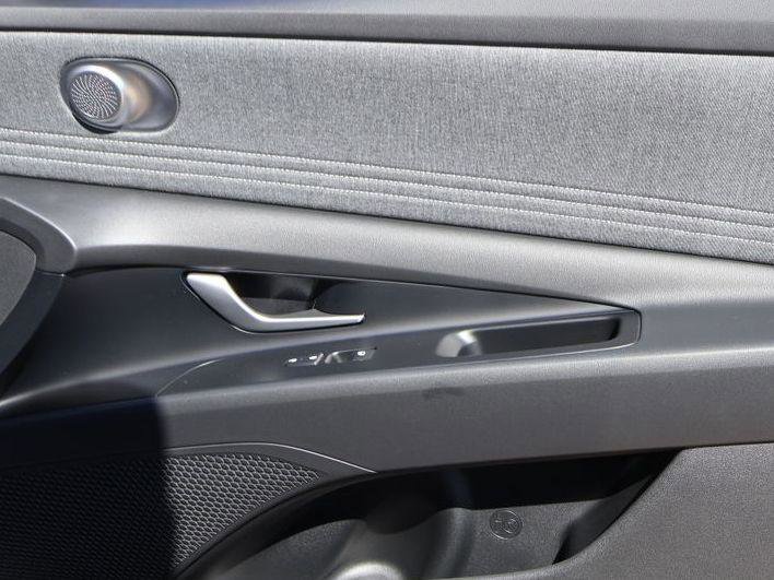 New 2026 Hyundai Elantra Limited image 13