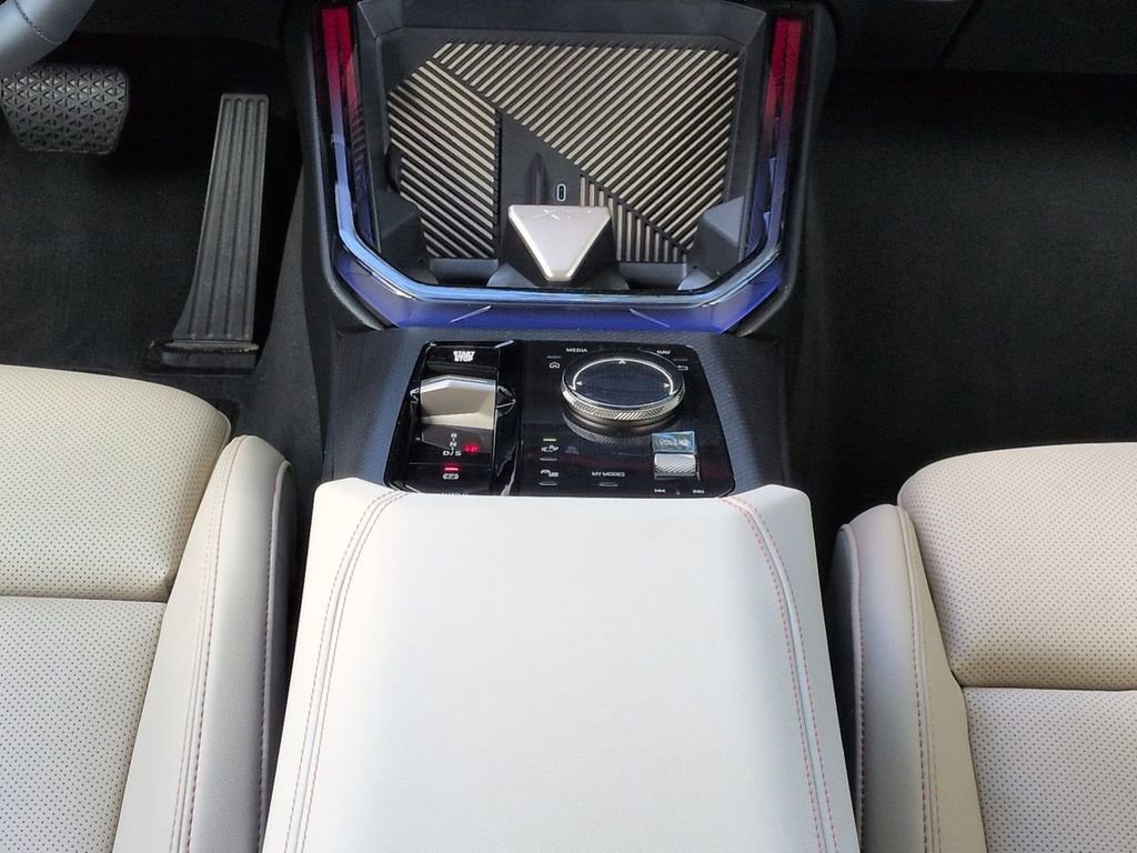 New 2025 BMW X3 xDrive30i w/ Premium Package image 19