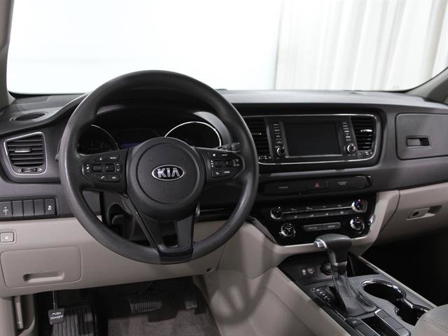 Used 2021 Kia Sedona LX image 6