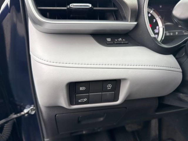 Used 2023 Toyota Highlander L image 15