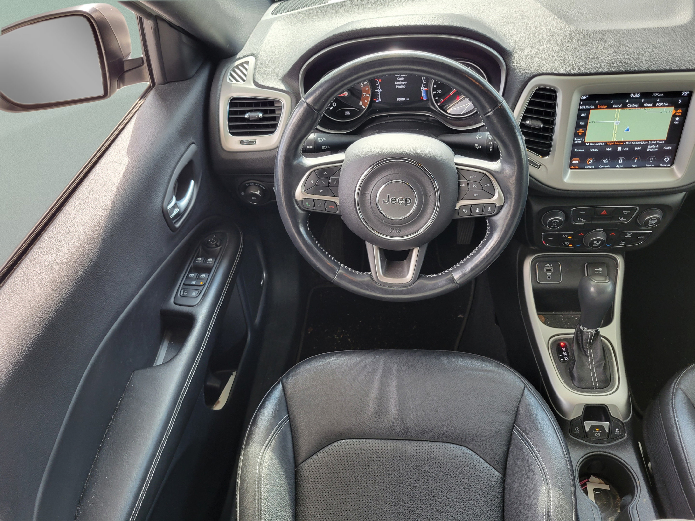 Certified 2021 Jeep Compass Latitude w/ Sun and Sound Group FWD image 8