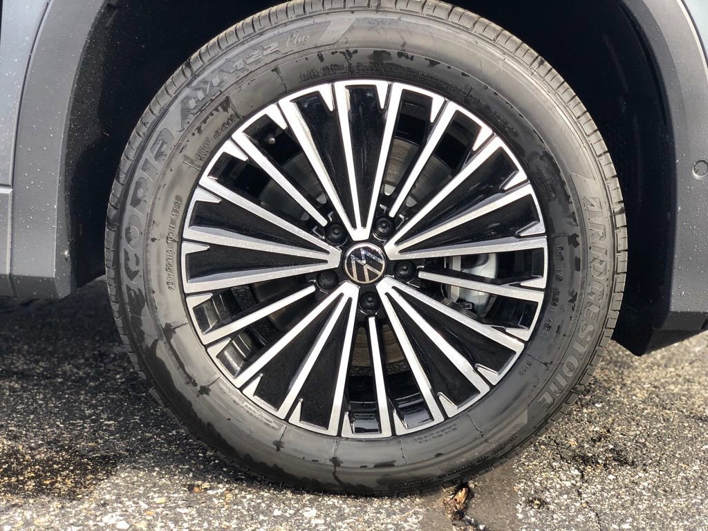 New 2026 Volkswagen Tiguan S AWD/4WD image 9