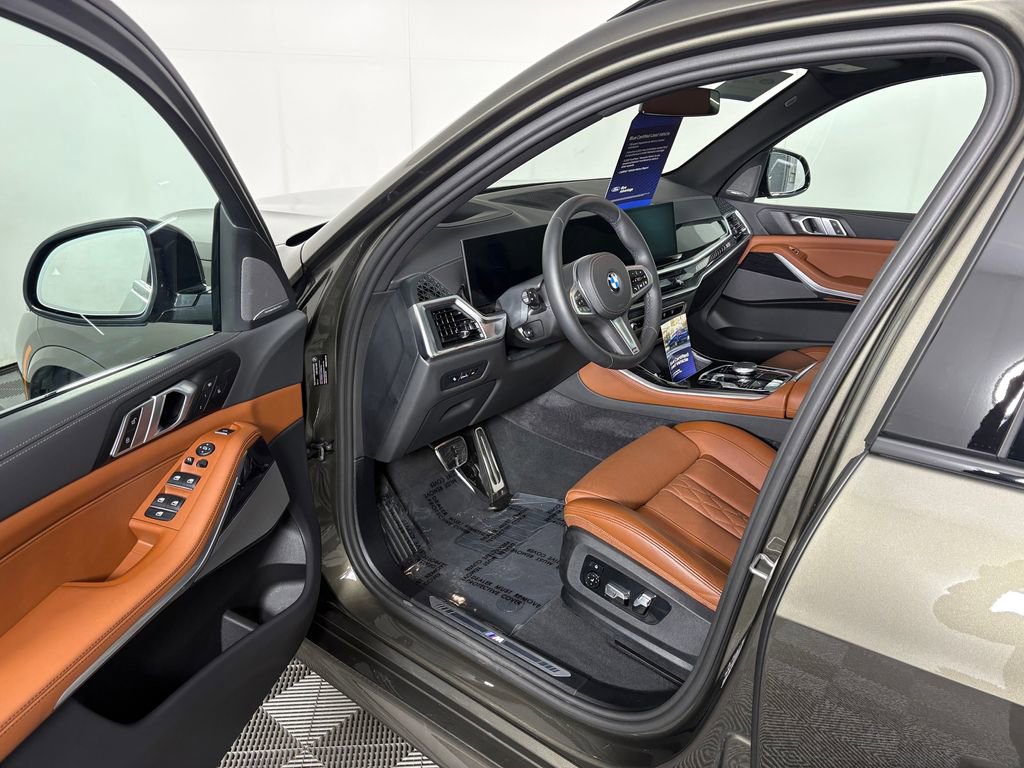 Used 2026 BMW X5 xDrive40i w/ M Sport Package image 17
