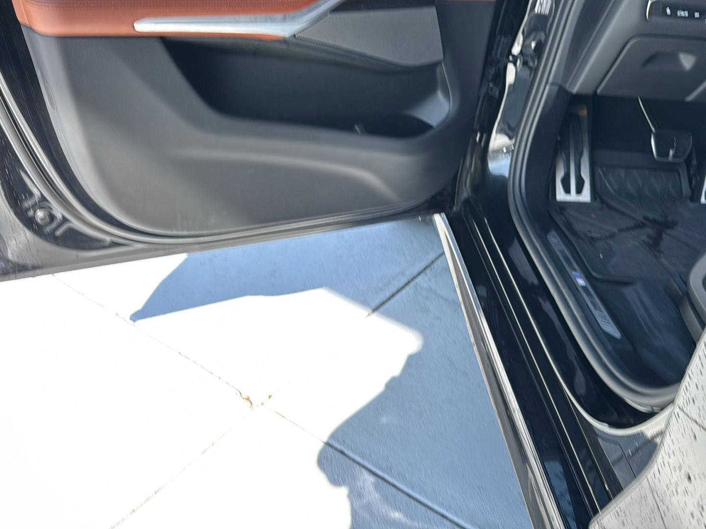 Certified 2024 BMW X7 xDrive40i w/ Executive Package image 14