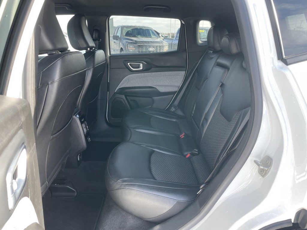 Used 2024 Jeep Compass Latitude image 8