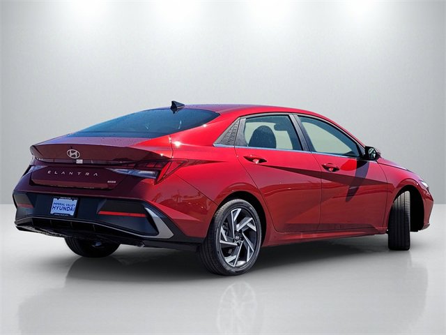 New 2025 Hyundai Elantra Limited image 5