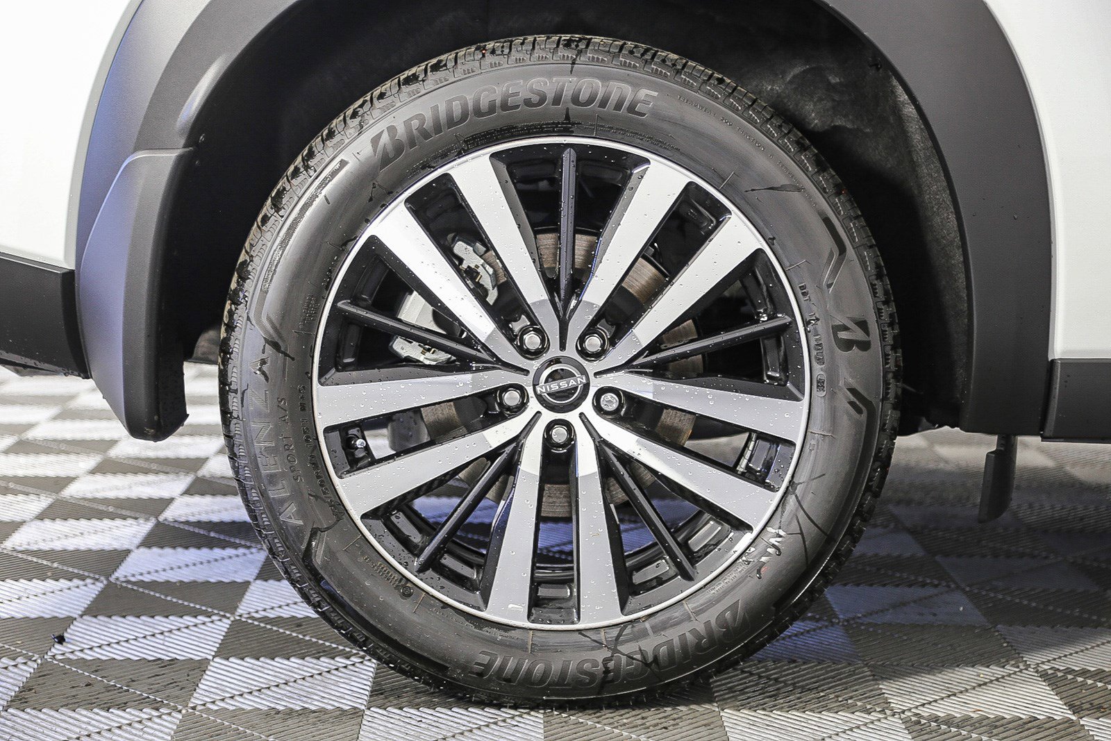 New 2025 Nissan Pathfinder Platinum w/ Cargo Package image 14