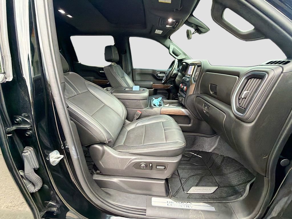 Used 2019 Chevrolet Silverado 1500 High Country w/ Technology Package AWD/4WD image 14