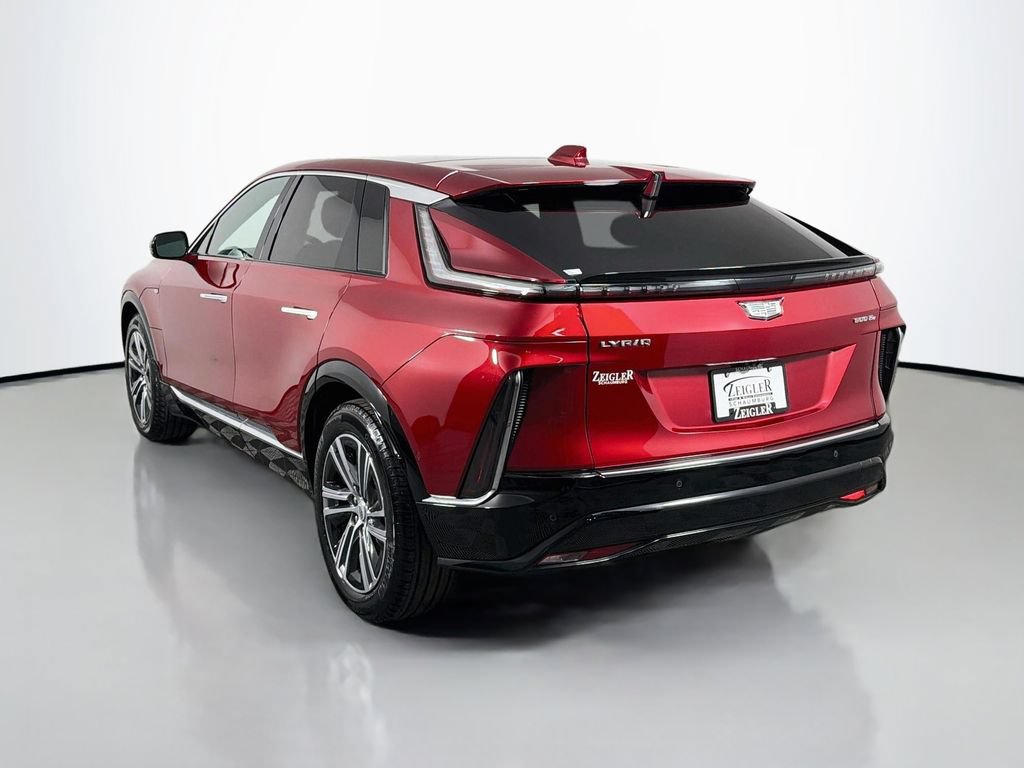 Used 2024 Cadillac Lyriq Luxury AWD/4WD image 7