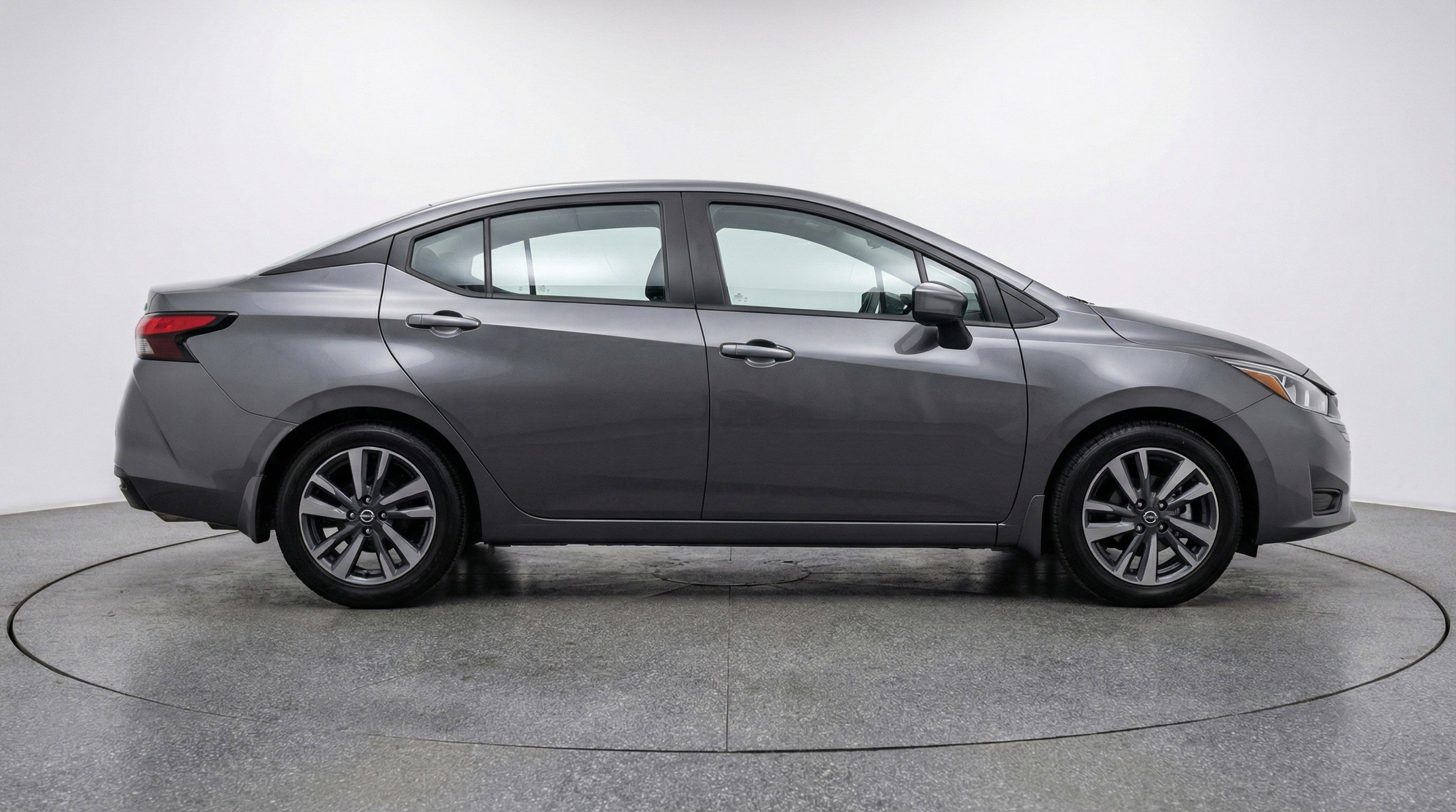 Used 2025 Nissan Versa SV image 11