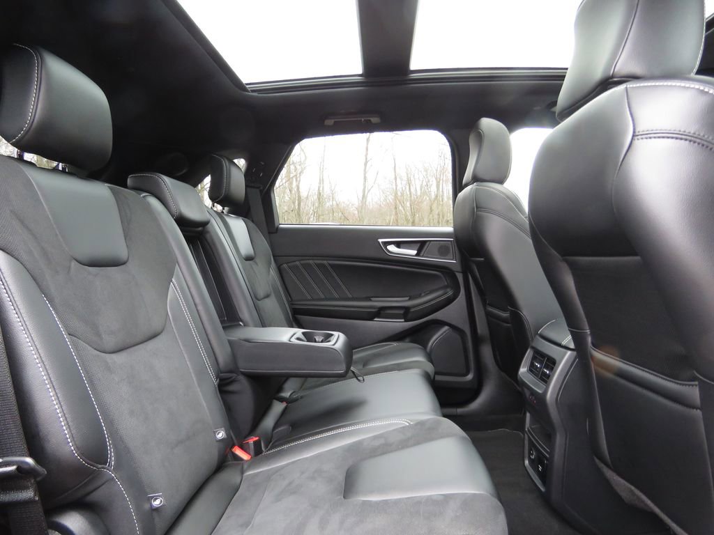 Used 2021 Ford Edge ST w/ Equipment Group 401A image 16