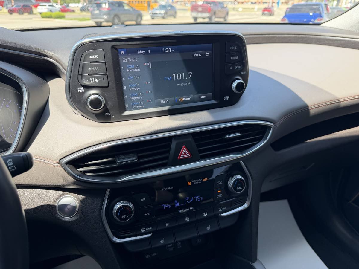 Used 2019 Hyundai Santa Fe Limited AWD/4WD image 23
