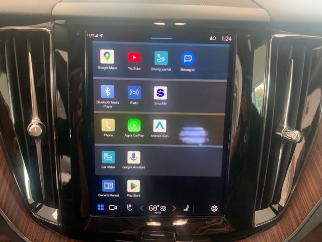 Certified 2023 Volvo XC60 B5 Plus image 18