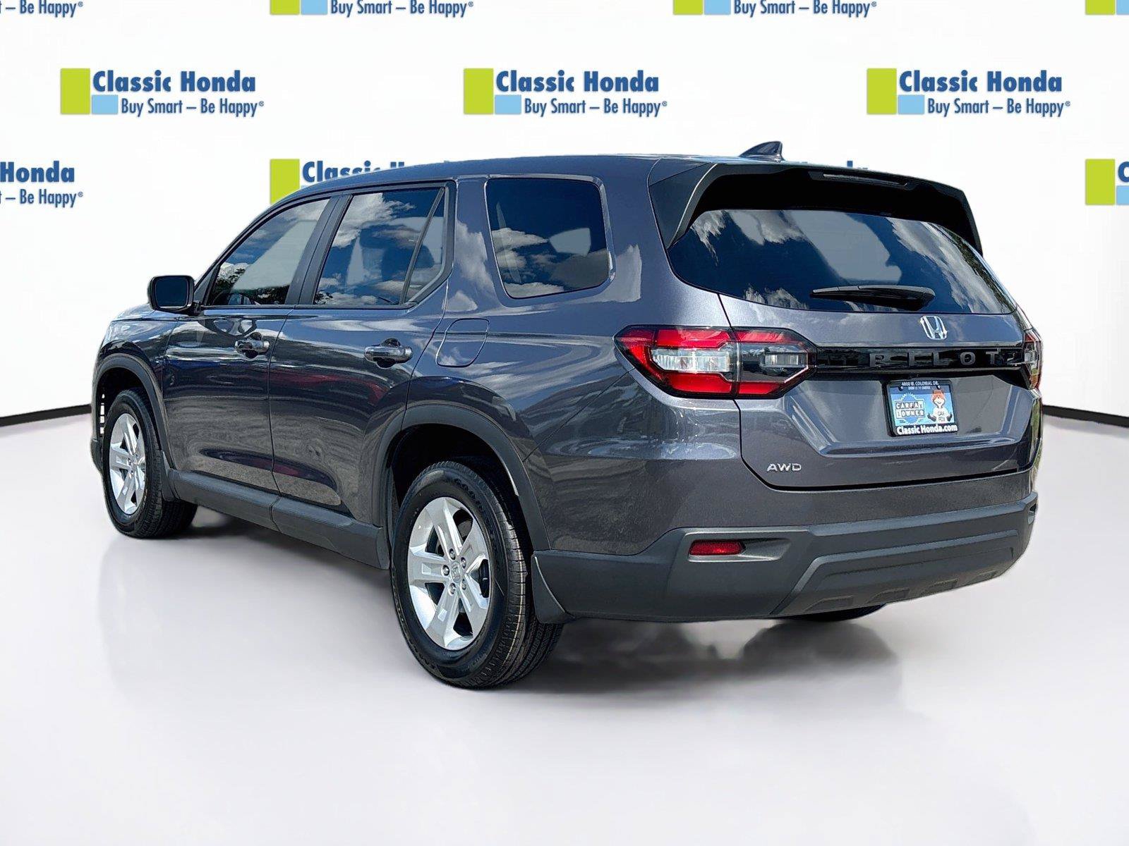 Certified 2023 Honda Pilot LX image 5